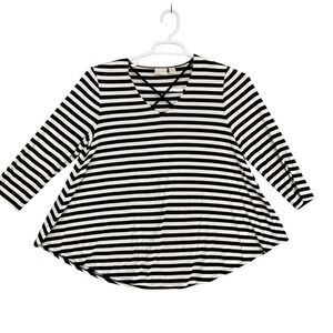 Chico's Striped Tunic‎ Top Criss Cross V Neck 3/4 Sleeve Black White 1 Size M